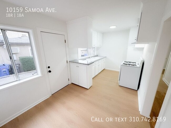 Building Photo - 10159 Samoa Ave