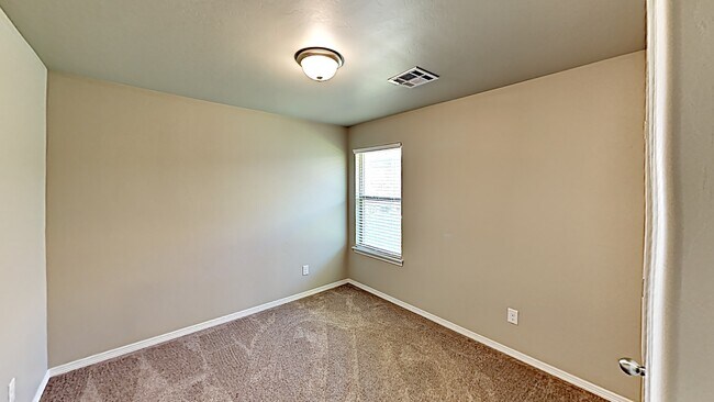 Building Photo - Wonderful 3 Bedroom 2 Bath Home Near Tinke...