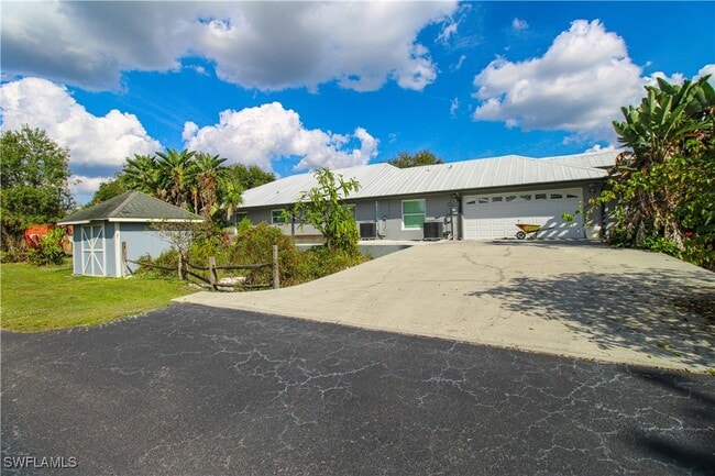 Building Photo - 3935 70th Ave NE