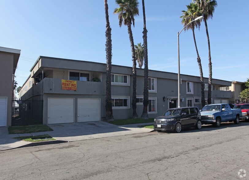 Primary Photo - 2159 Elm Ave.