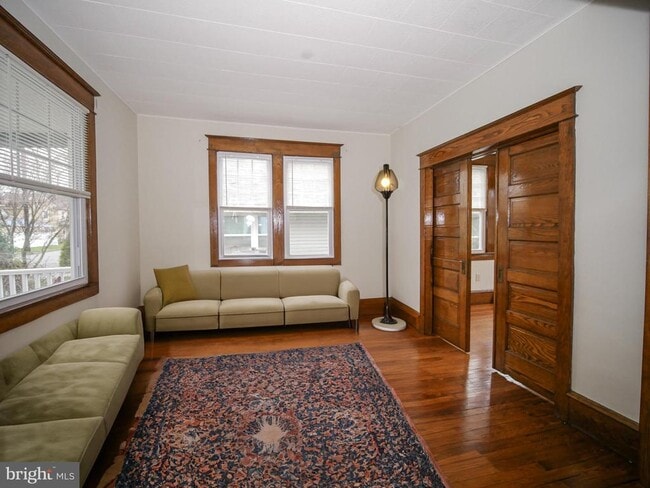 Building Photo - 332 Crown Point Rd