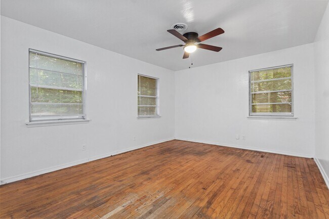 Building Photo - 8923 Jennie Lee Ln
