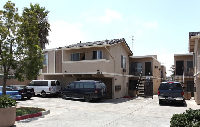 Building Photo - Casa Marlborough Apartments