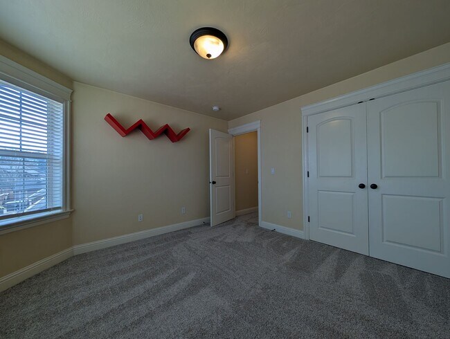 Building Photo - Beautiful 4-Bedroom, 3-Bath Home With Central Heat & A/C!