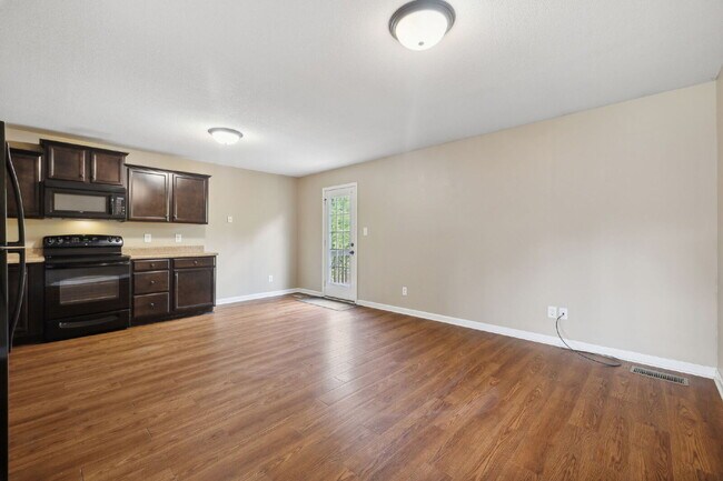 Building Photo - 1723 D THISTLEWOOD DR