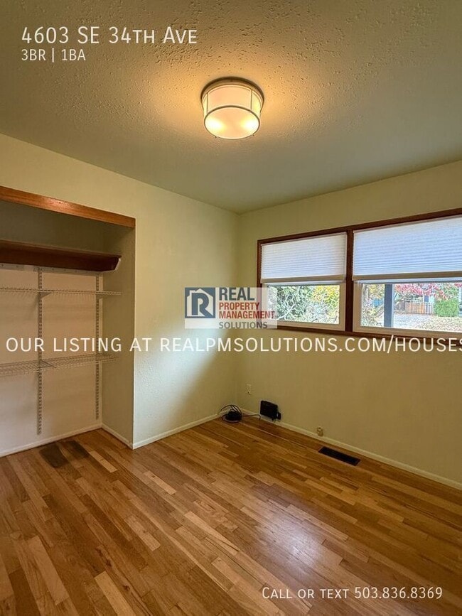 Building Photo - 4603 SE 34th Ave