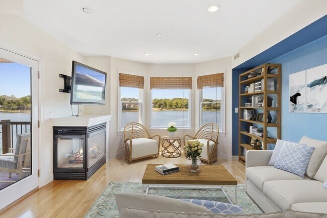 Building Photo - 43 March St