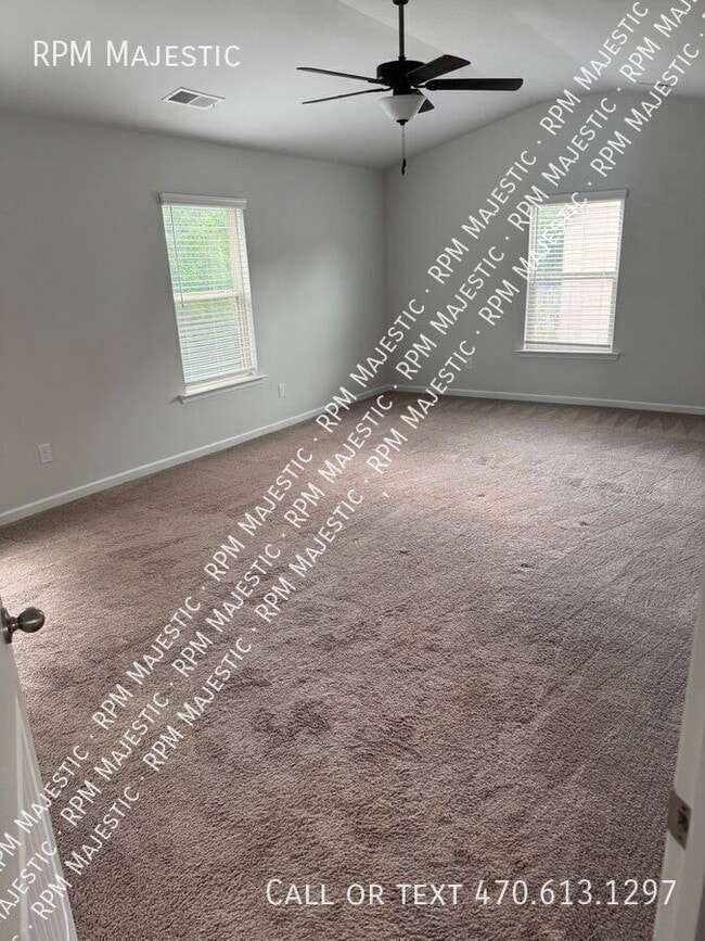 Building Photo - 925 Lakehaven Ln