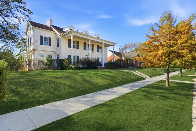 Building Photo - 6666 Fairfield St