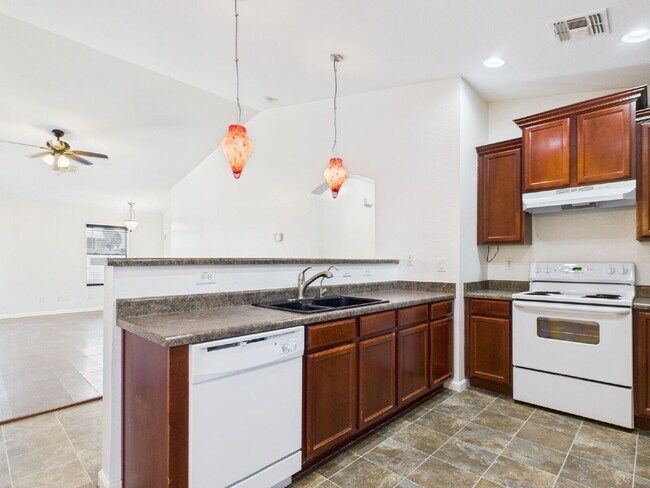 Building Photo - Heartland Ranch Gem