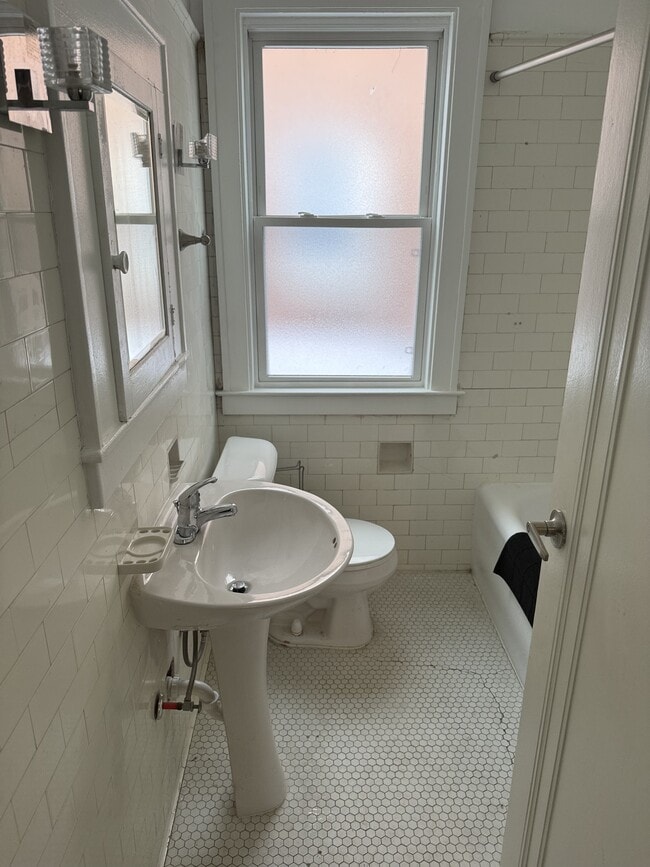 Building Photo - 209 Philip St