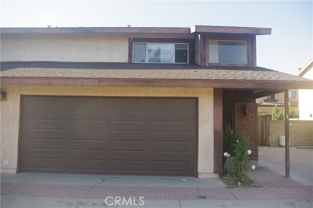 Primary Photo - 5548 Welland Ave