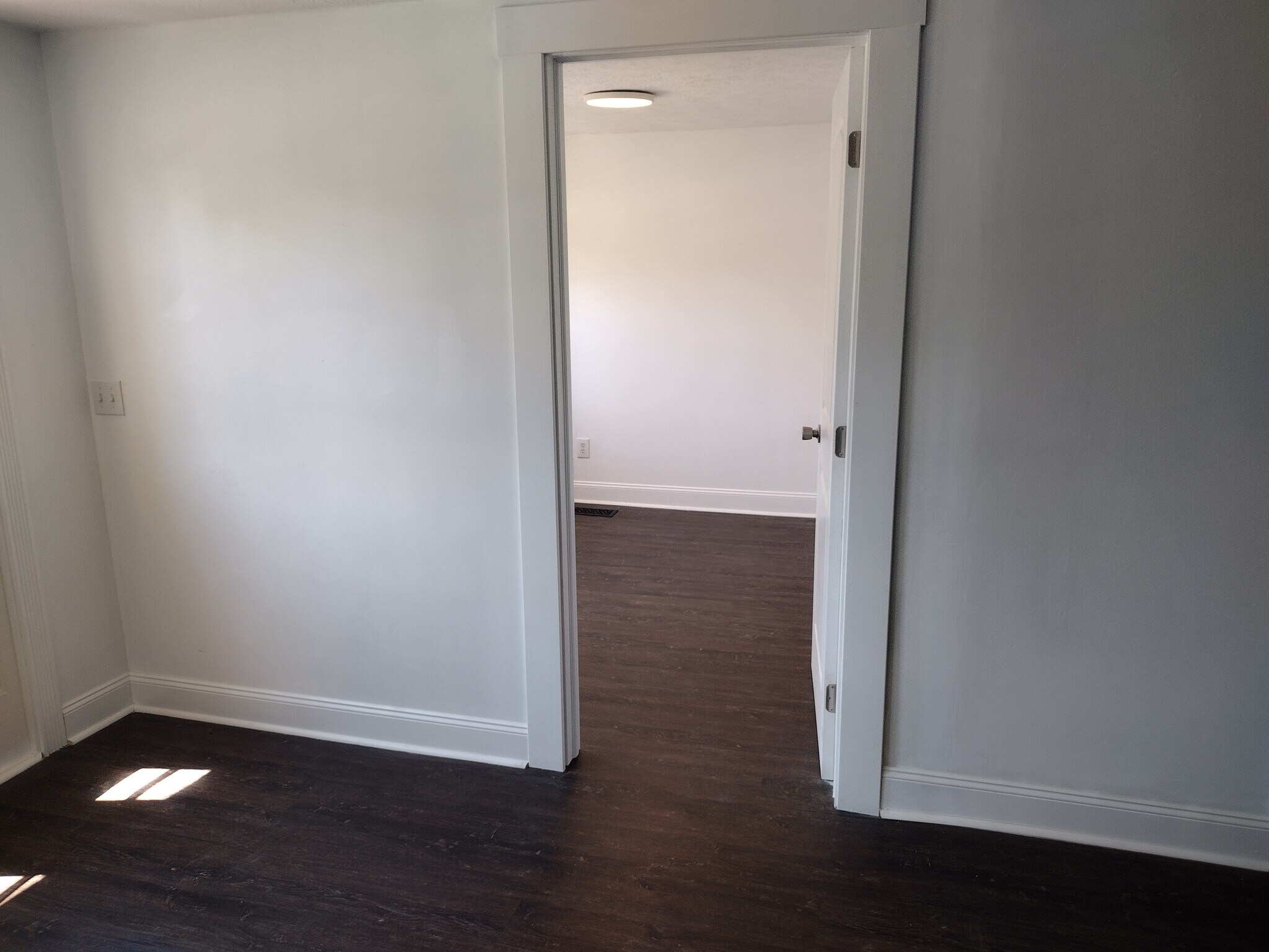 Building Photo - 337 W South St