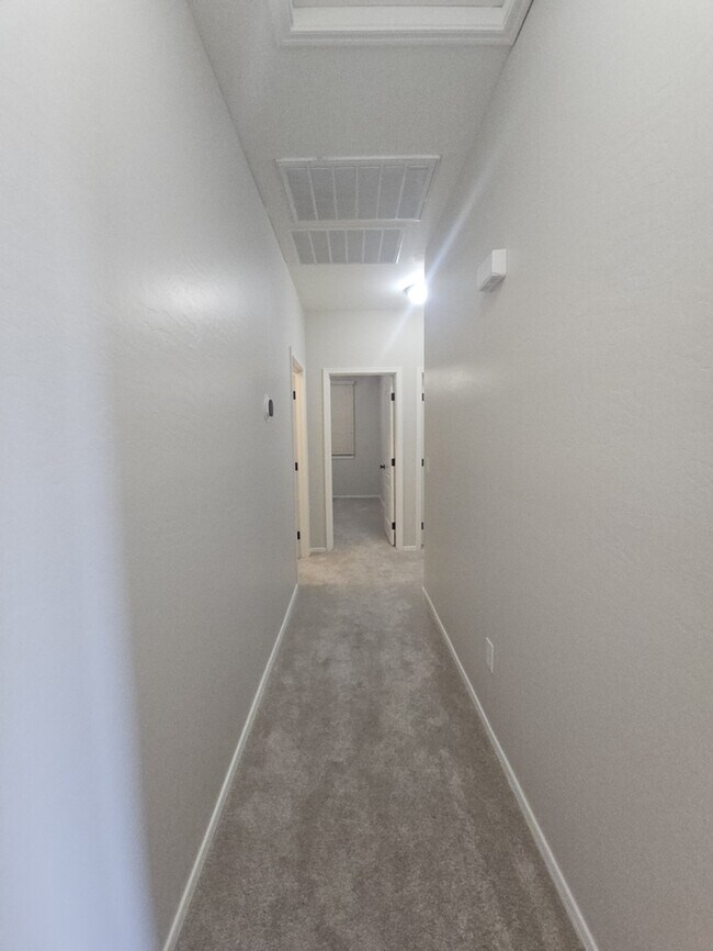 Building Photo - MOVE-IN READY HOME IN COOLEY STATION!