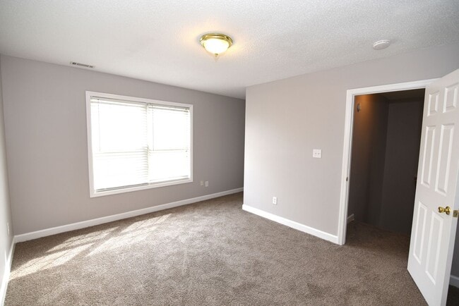 Building Photo - 3712 Cliffridge Dr