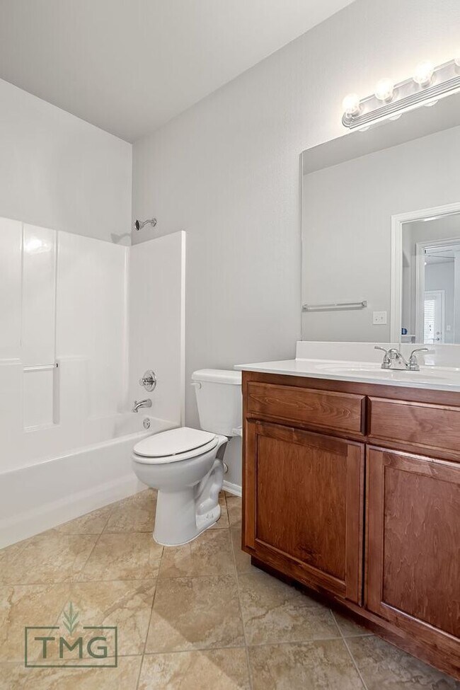 Building Photo - Luxury Gated Patio Home | 2 Bed, 2 Bath | Owasso, OK | Lawn Care Included