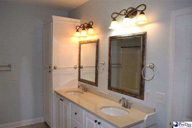 Building Photo - 2213 Avington Ct