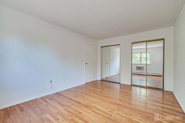 Building Photo - 55 Gill Ln