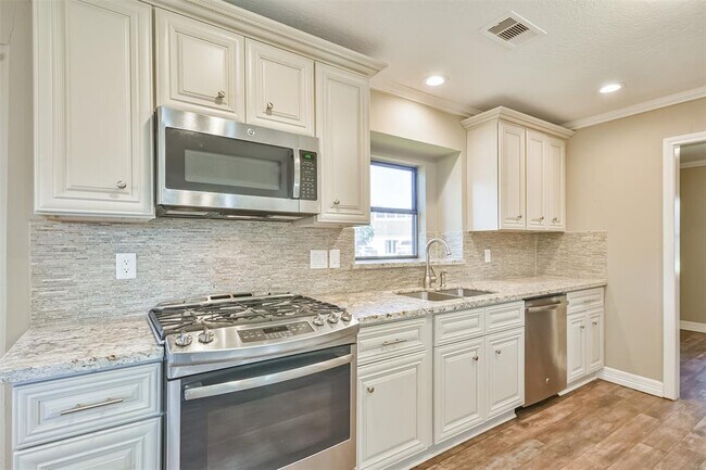 Building Photo - 4703 Ironwood Dr