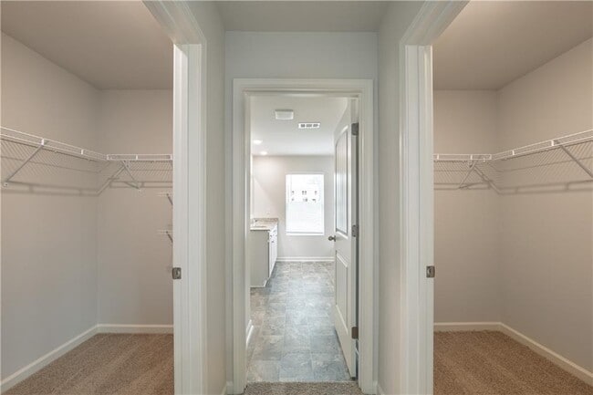 Building Photo - 331 Belmont Dr