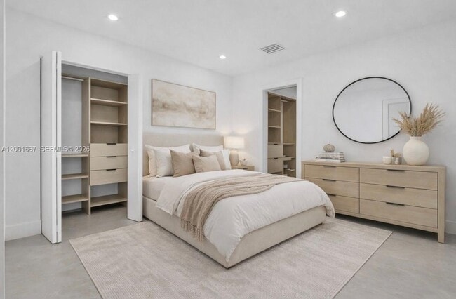 Building Photo - 4967 SW 32nd Way