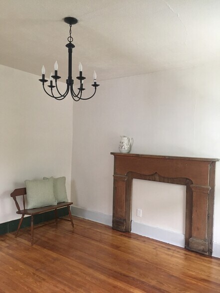 Building Photo - 127 N Charlton St