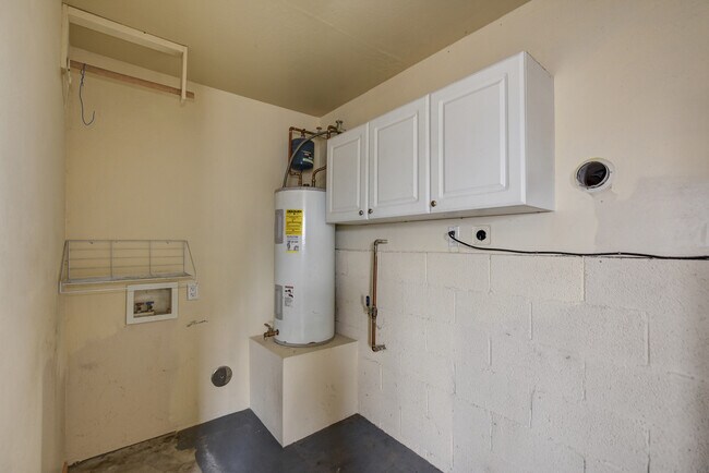 Building Photo - 3 Bedroom 3 Bath home in Diamond Valley!