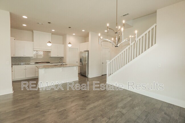 Building Photo - 4903 SW Woodvale Rd