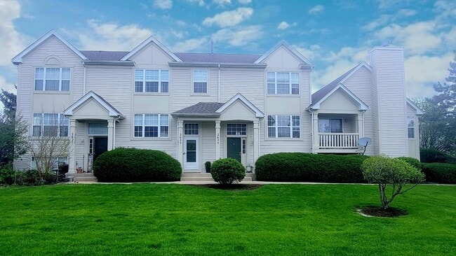 Building Photo - 2625 Canyon Dr