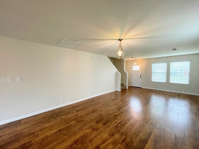 Building Photo - 3177 Lakeland Dr SW