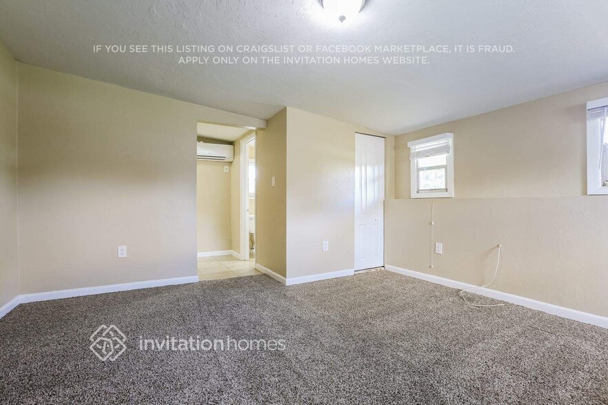 Building Photo - 6218 Nutmeg Ave