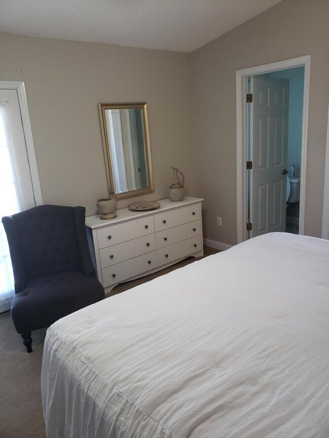 Building Photo - The Woodlands Subdivision/ Level Plains .... COMPLETELY FURNISHED WITH POOL!!!