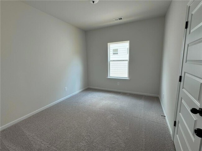 Building Photo - 423 Perth Dr