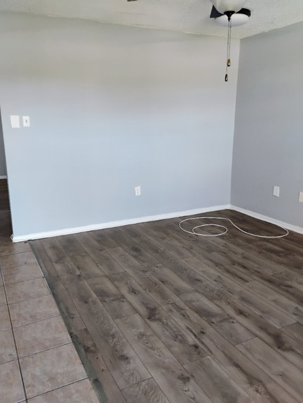 Primary Photo - 1120 Sherron Ave