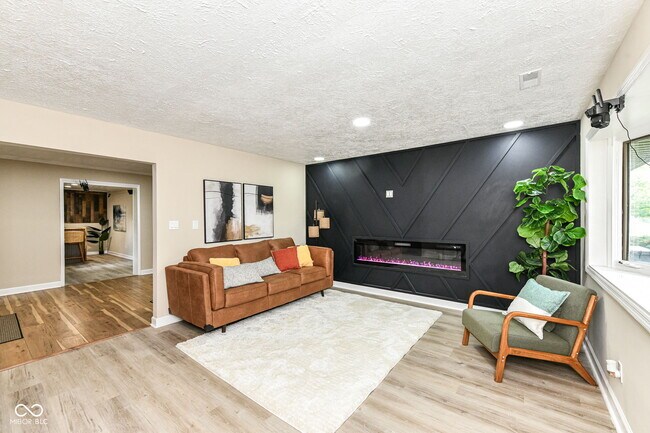 Building Photo - 651 Fabyan Rd
