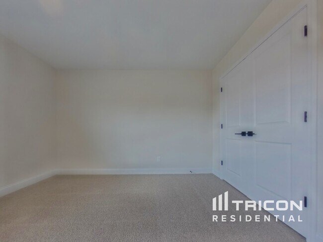 Building Photo - 432 Cantrell Dr