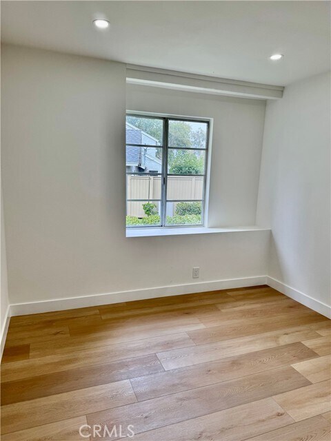 Building Photo - 46 Thicket