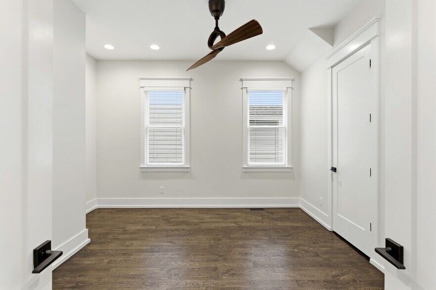 Building Photo - 1708B 15th Ave S