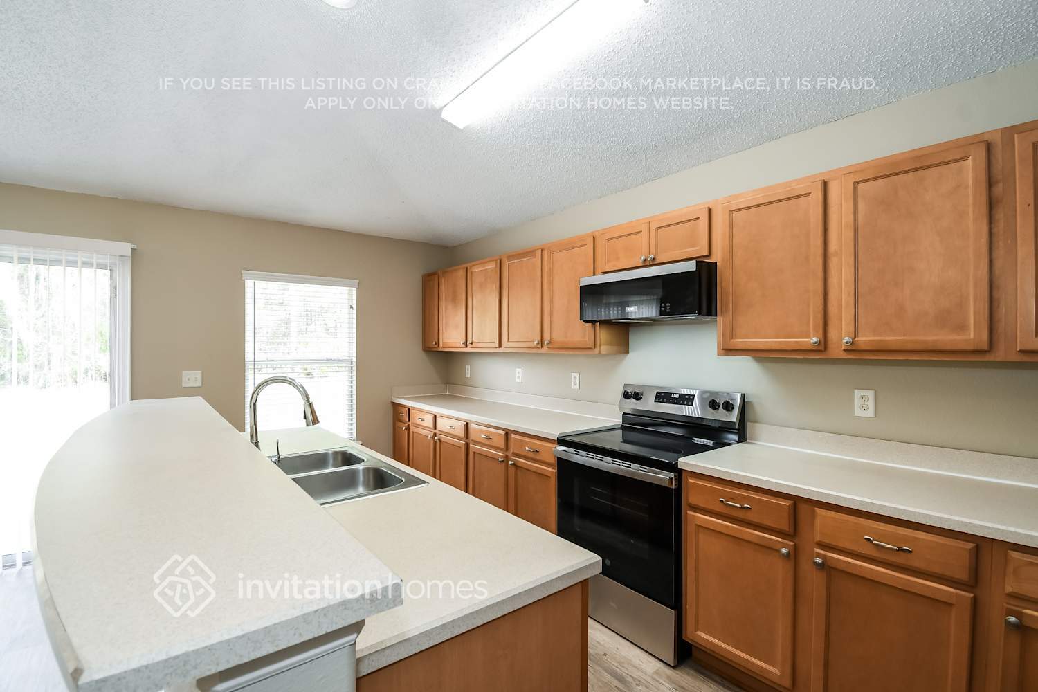 Building Photo - 11633 Brian Lakes Dr N