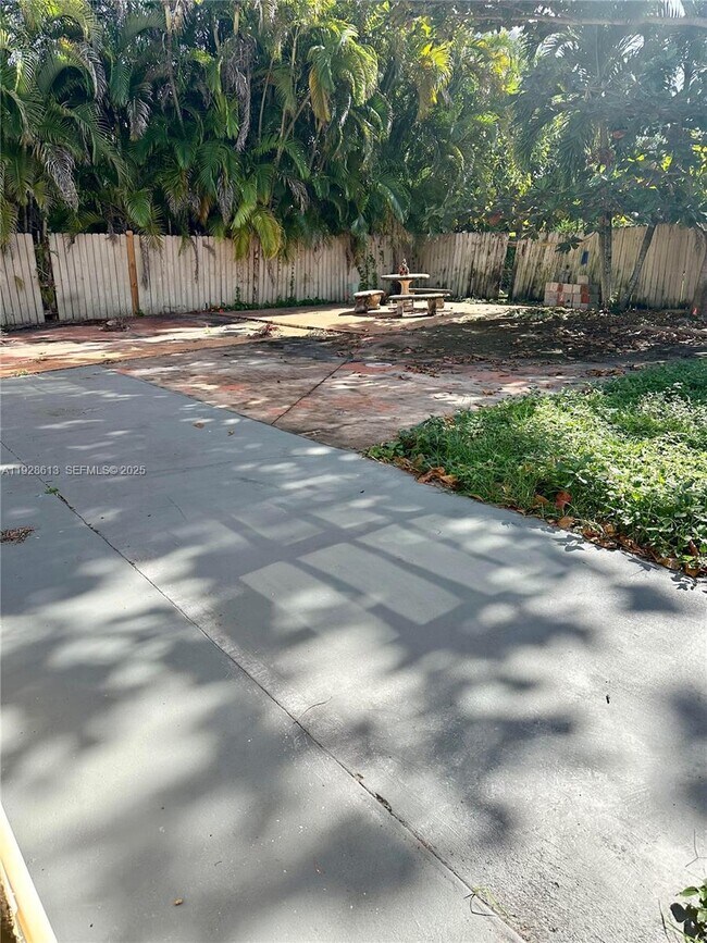 Building Photo - 12500 SW 251st Terrace