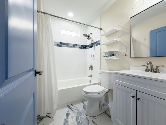 Building Photo - 125 N Wissahickon Ave