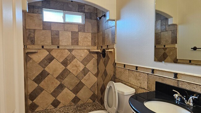 Building Photo - Rare Single-Level 3BR Home w/ Yard & 2-Car Garage