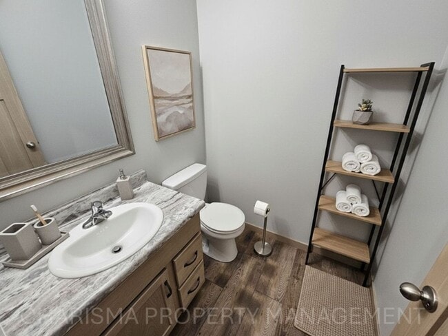 Building Photo - Tunis Drive Townhomes