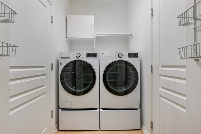 Building Photo - 12418 Cascade Hills