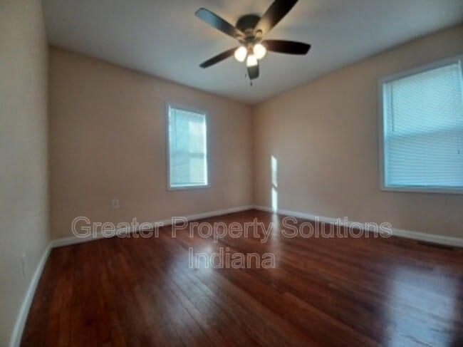 Building Photo - 412 W South St