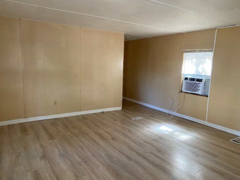 Building Photo - 10406 Camp Mack Rd