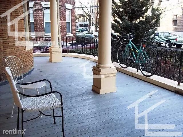Building Photo - 3 br, 1 bath Condo - 186 Naples Rd Apt 2J