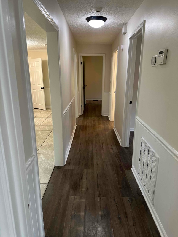 Building Photo - 836 Old Modena St