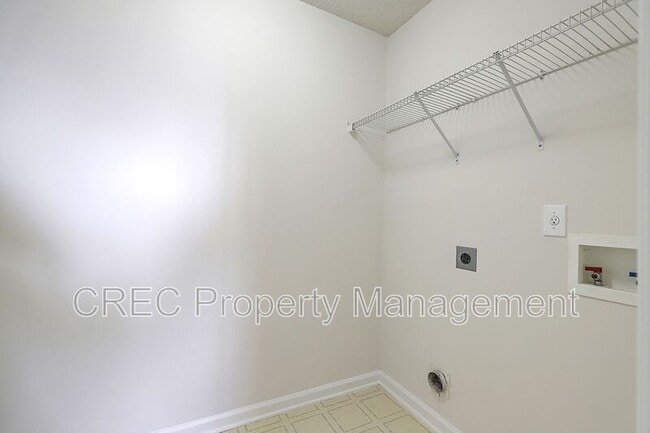 Building Photo - 1354 Pinyon Pine Dr