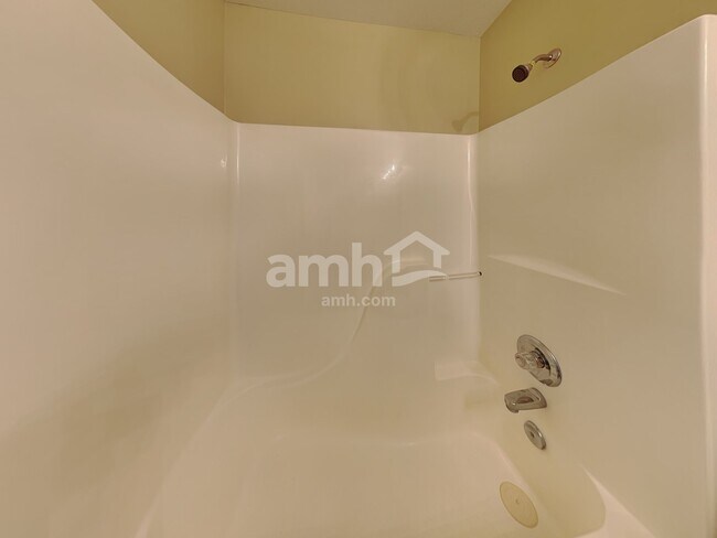 Building Photo - 38 E Flat Rock Dr